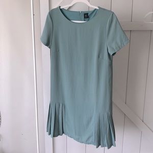 Bayo light green pleated dress